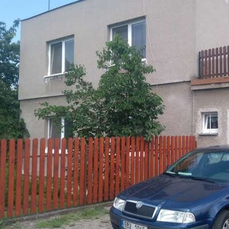 Instalace plastových oken v dekoru ořech – Ostrava