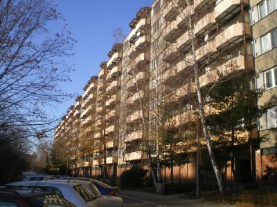 Výměna plastových oken v bytových domech Brno: bílý dekor
