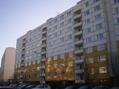 Výměna oken v bytových domech v Brně: bílý dekor