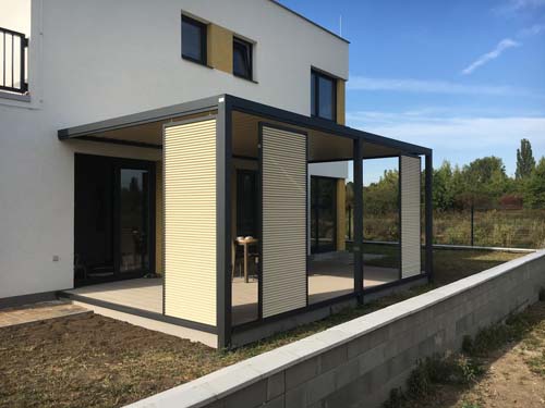 Hliníková pergola s pohyblivým baldachýnem