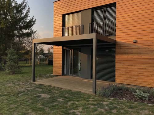 Hliníková pergola s markýzou