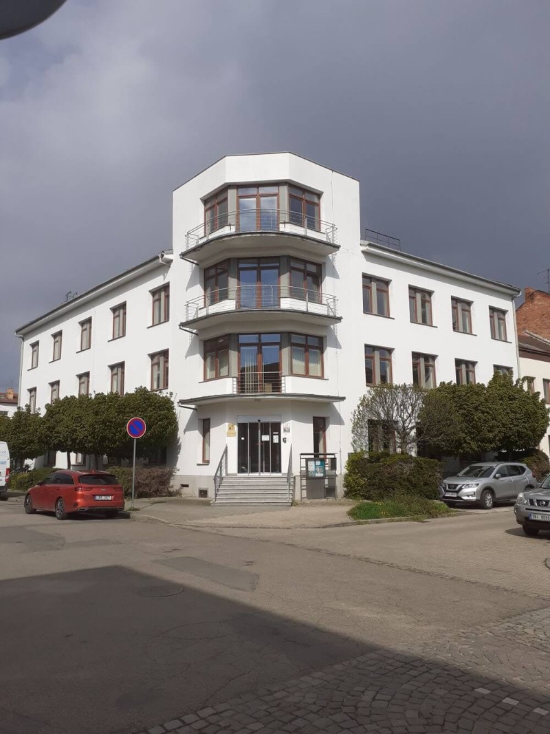 Montáž bílých plastových oken v Bučovicích 