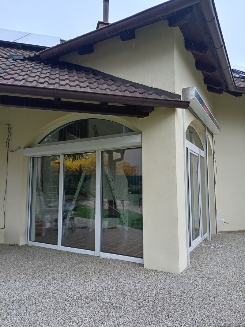 Ukázka montáže balkonových dveří Veka Softline 82_MD v Kosmonosech.