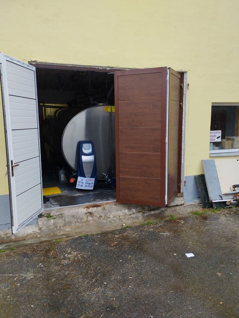 Křídlová garážová vrata jsou skládací