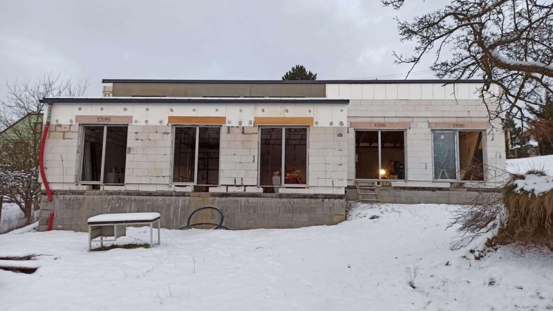 Montáž plastových oken a dveří ve stříbrné barvě v Olešné u Blanska