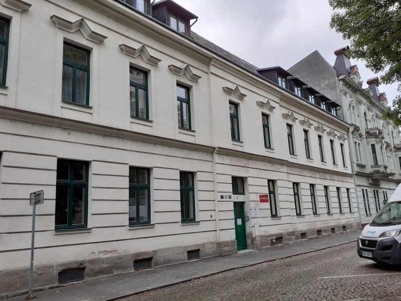 Dřevěné otvorové výplně v profilu THERMOLINE 78 a plastové dveře a okna v profilu PREMIUM klasik