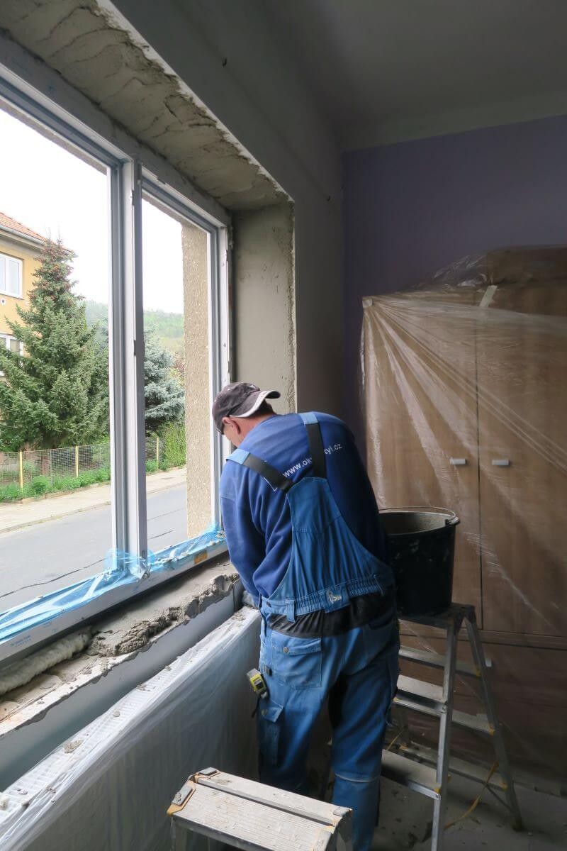 Dozdění pod parapety