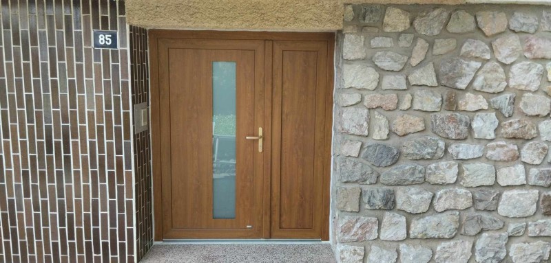 Vchodové dveře s profilem VEKA Softline 82