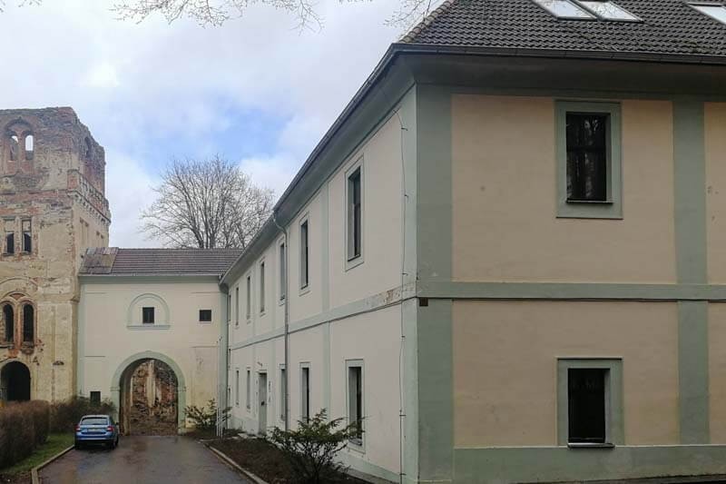 Montáž dřevěných EURO oken a hliníkových vstupních dveří