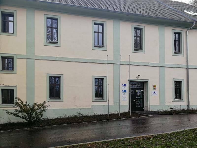 Montáž dřevěných EURO oken a hliníkových vstupních dveří