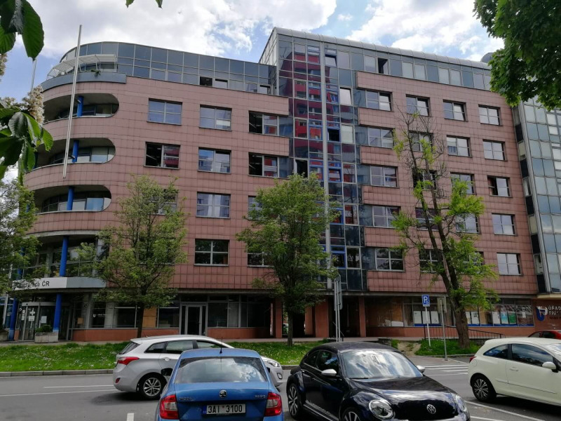 Nová hliníková okna v budově úřadu práce v Ostravě