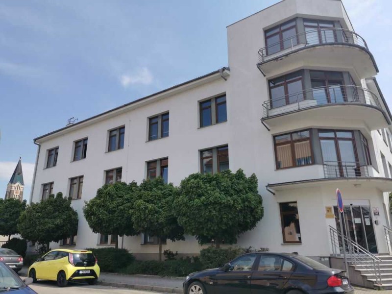 Instalace plastových oken a dveří do budovy České inspekce životního pojištění v Brně 