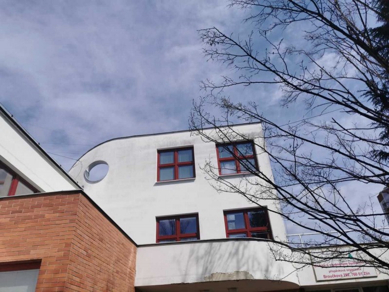 Montáž 50 kusů oken a dveří ve Zlíně