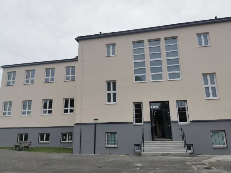 Bílá okna PREMIUM line s izolačními trojskly