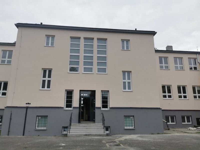 Montáž plastových výplní, plastových parapetů a vnitřních žaluzií