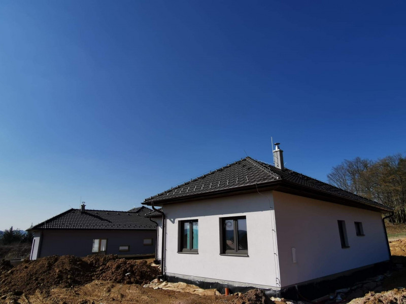 Plastová okna VEKA Softline 82 v antracitu