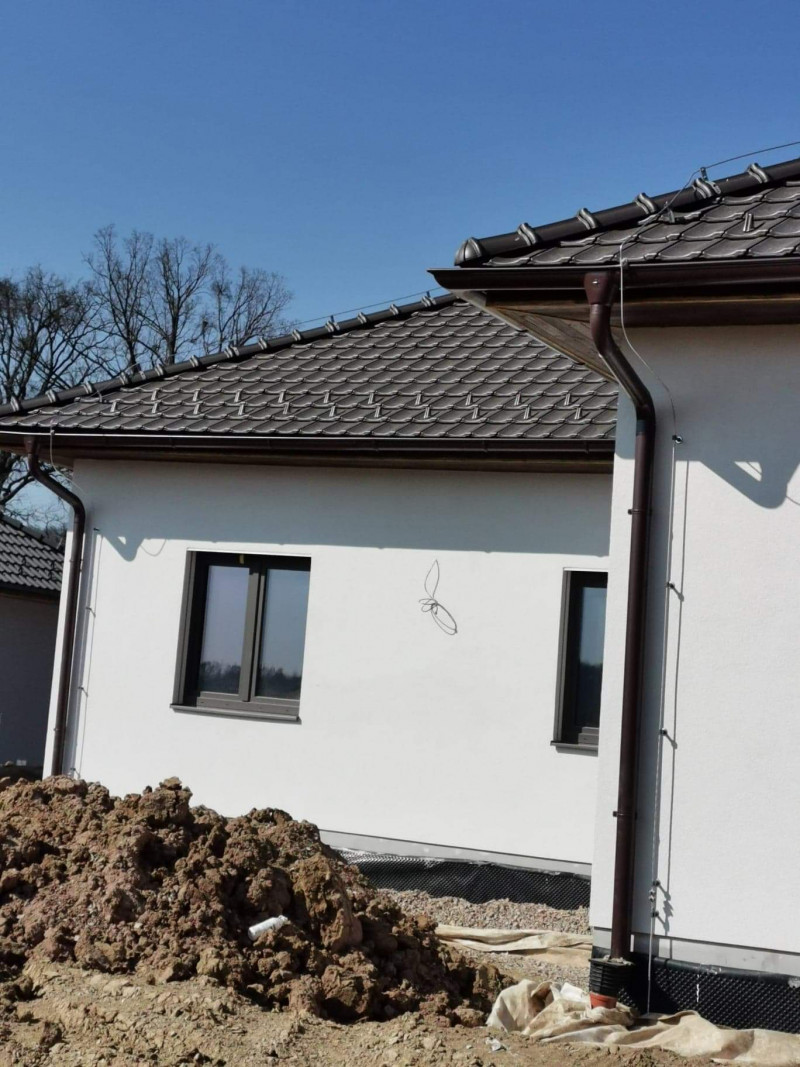 Plastová okna VEKA Softline 82 v antracitu