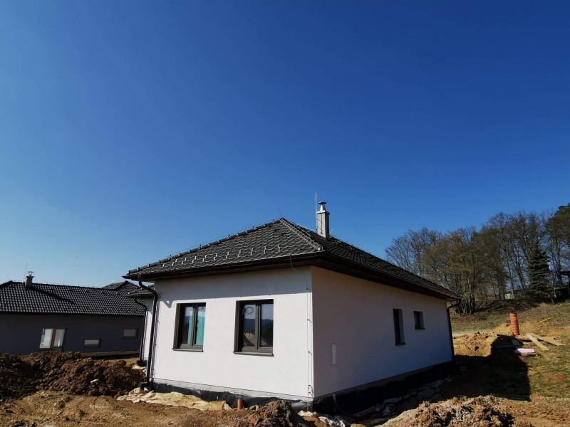 Plastová okna VEKA Softline 82 v antracitu
